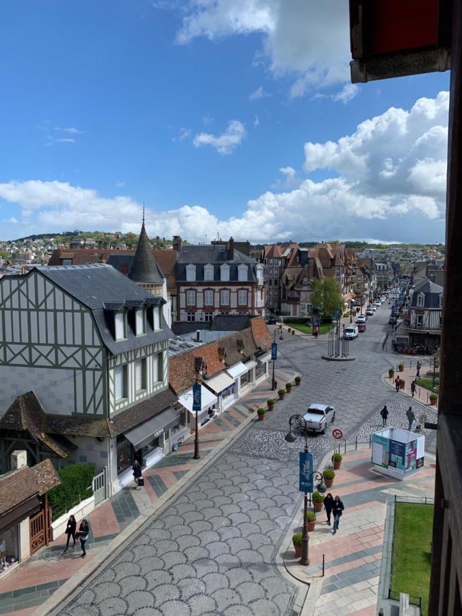 Duplex Au Coeur De Deauville Avec Vue Imprenable Et Parking Prive Eksteriør bilde