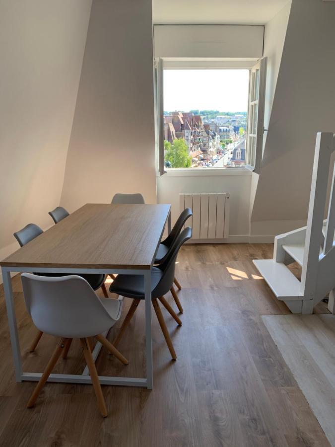 Duplex Au Coeur De Deauville Avec Vue Imprenable Et Parking Prive Eksteriør bilde